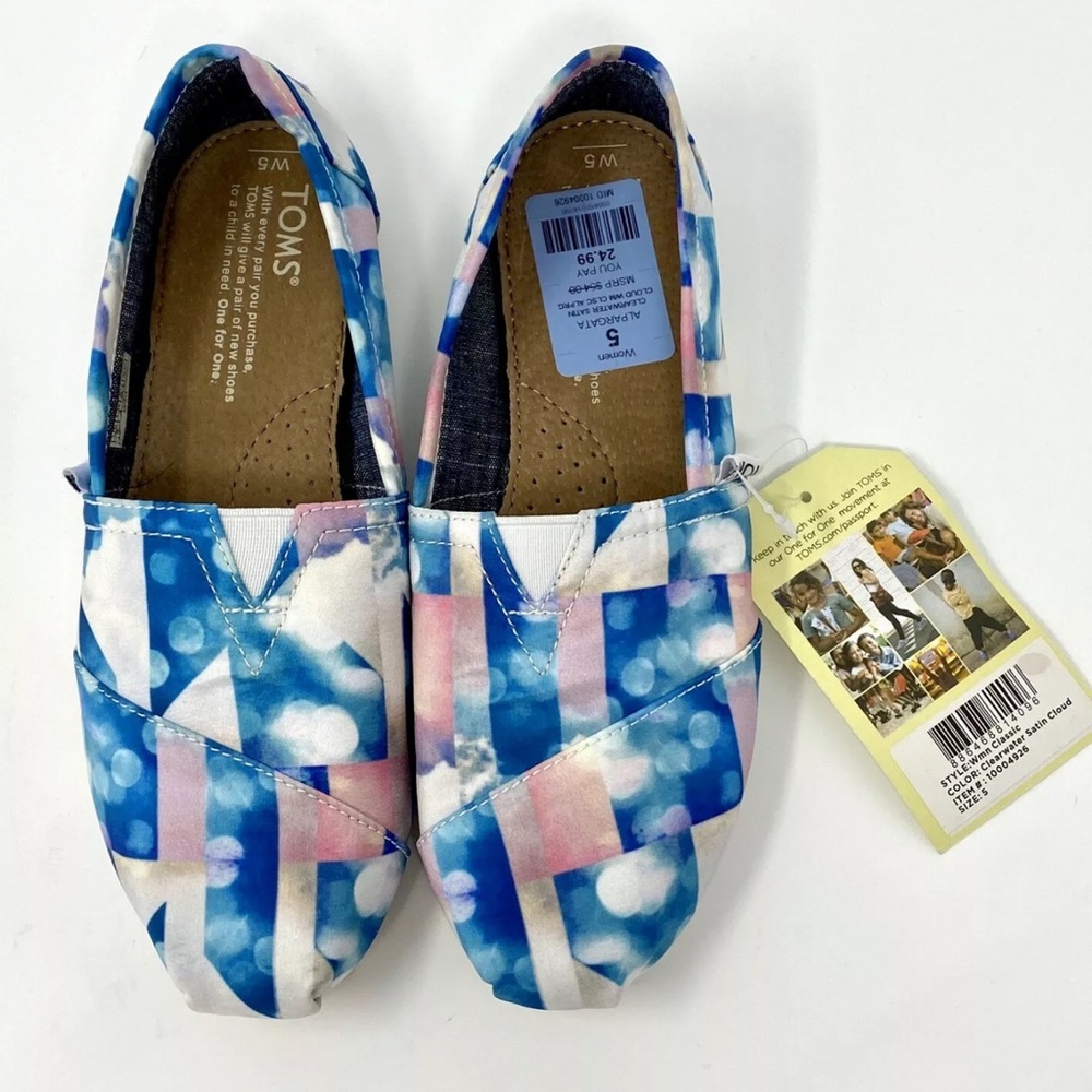 Womans Toms Clearwater Satin Cloud Slip On Size 5 NWT